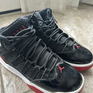 Jordan Retro Mid Men's Basketball Shoes - Black/Red